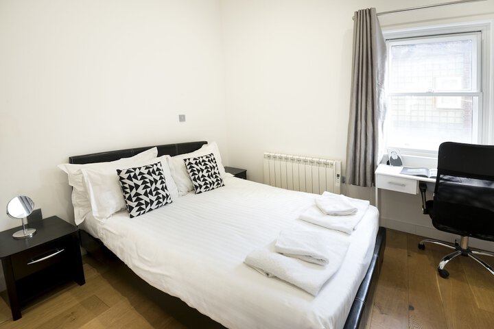 Room 2 of 31