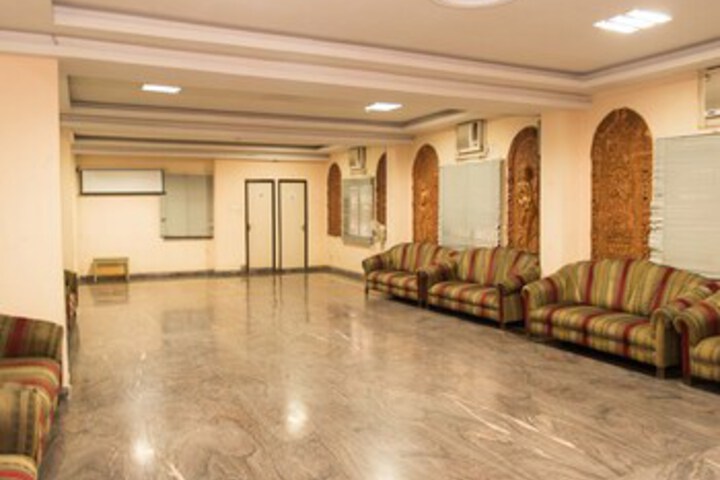 Ballroom/Hall 2 of 24