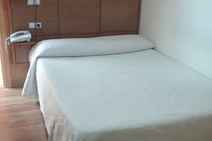 Room 8 of 36
