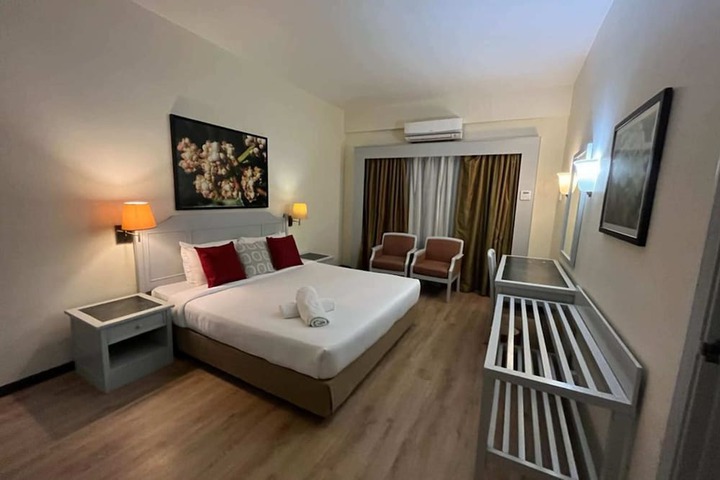 Room 15 of 650