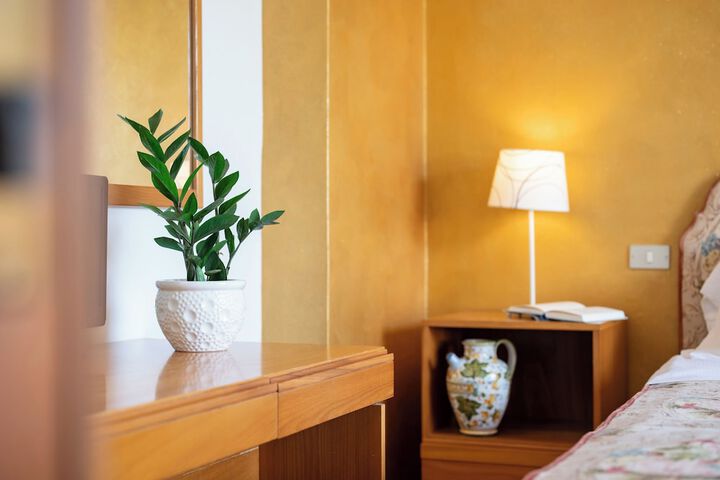 Room 15 of 78