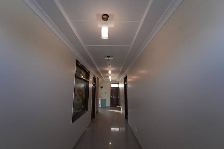 Ballroom/Hall 32 of 34