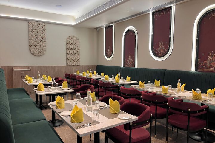 Dining 35 of 46