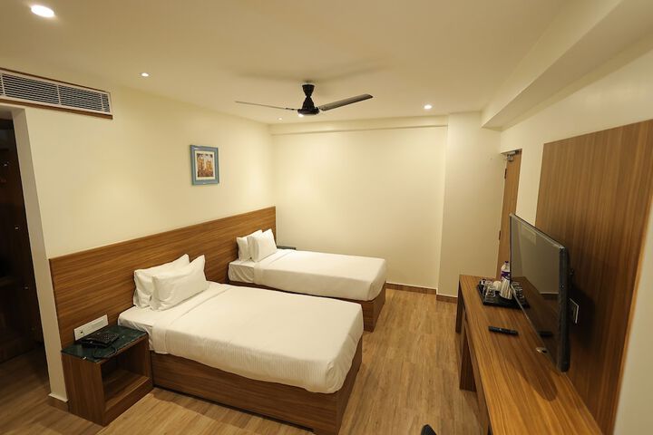 Exterior of Hotel Sharda Residency
