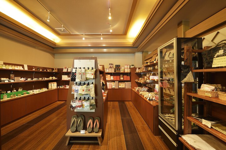 Gift Shop 23 of 42