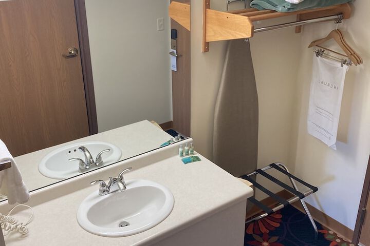 Room 8 of 23