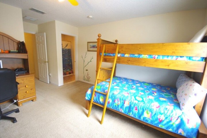 Room 8 of 44