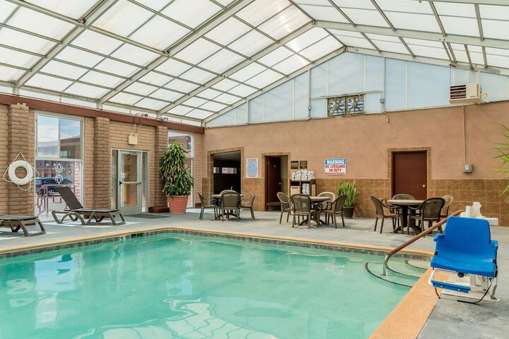 Hotel Pool