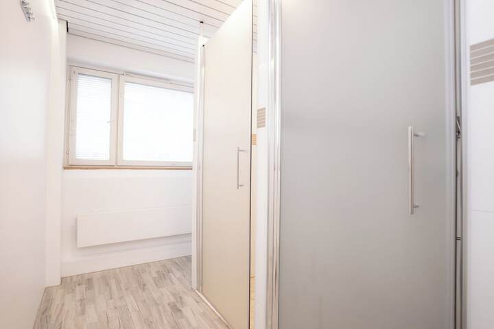Room 30 of 40