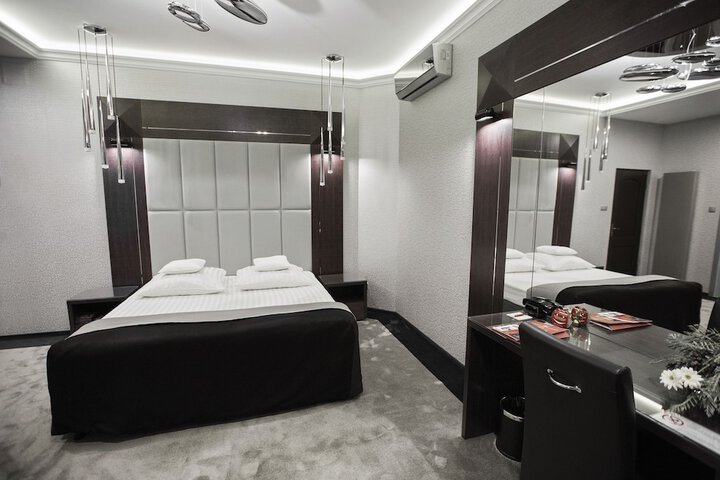 Room 12 of 49