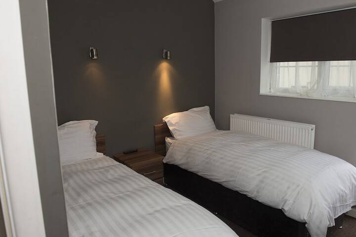 Room 5 of 25