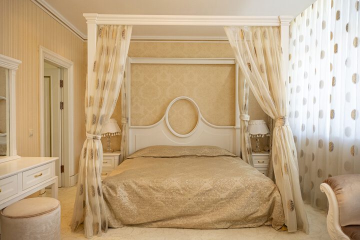 Room 10 of 45