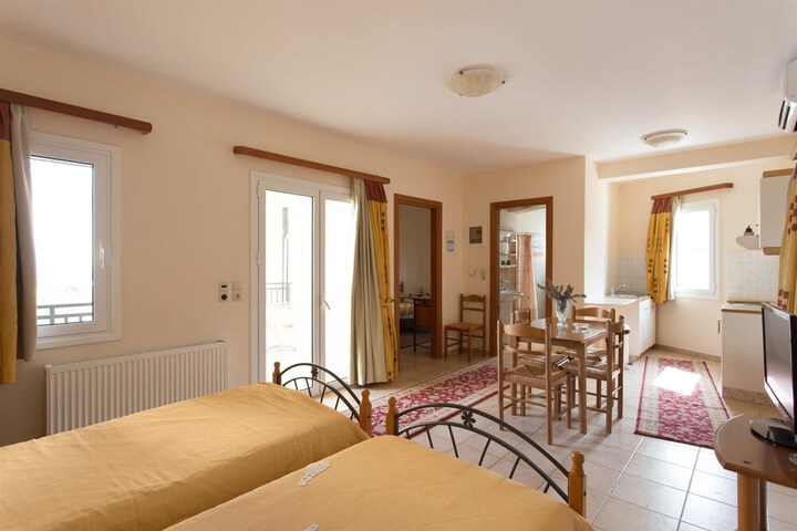 Room 3 of 18