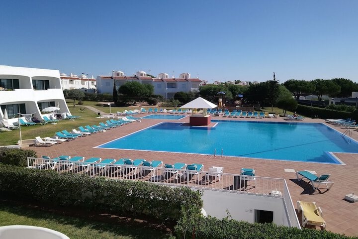 Pools & Facilities