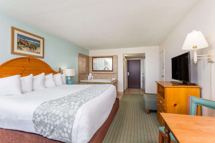 Room 14 of 32