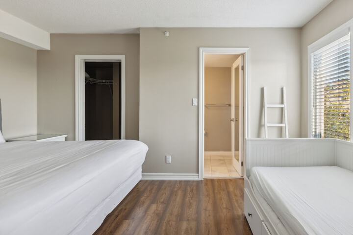 Room 46 of 457
