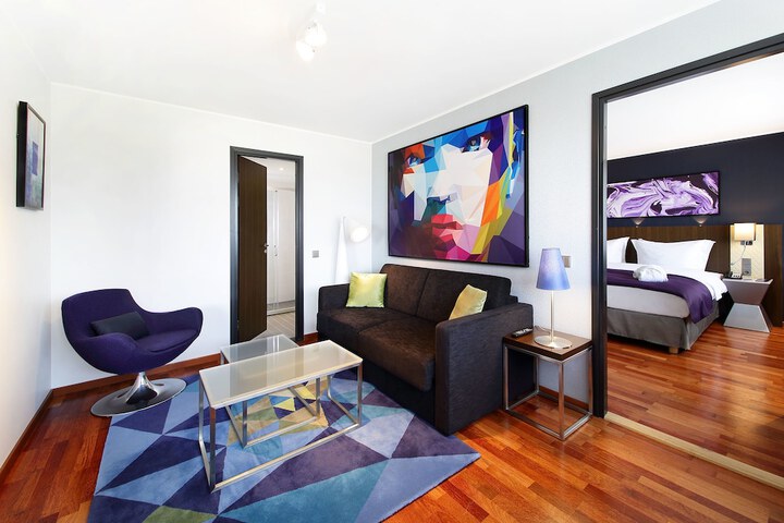 Room 15 of 165