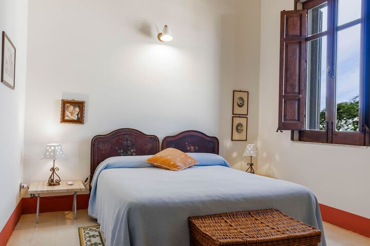 Room 10 of 79