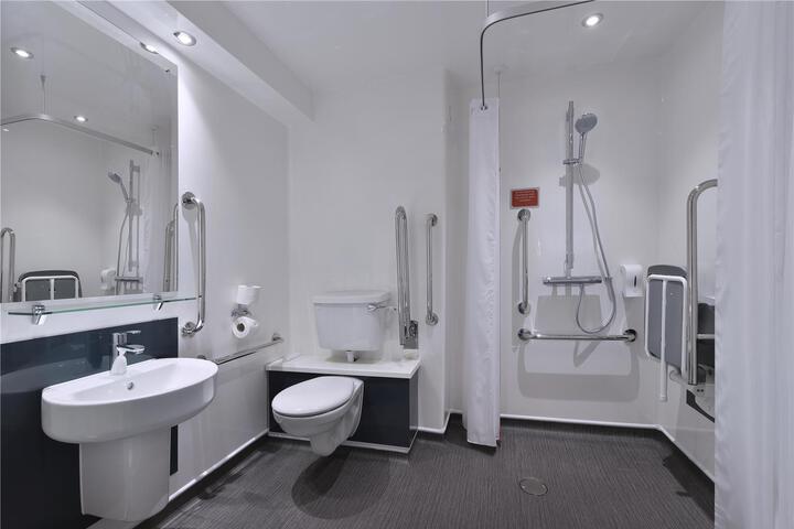 Suite 13 of 27