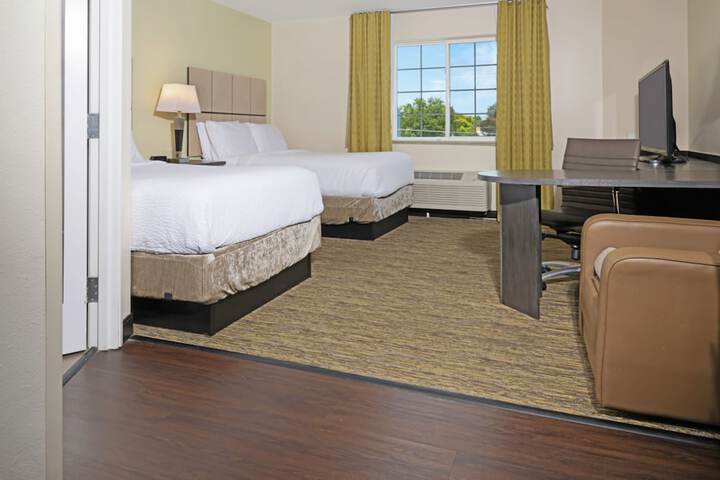 Room 7 of 32