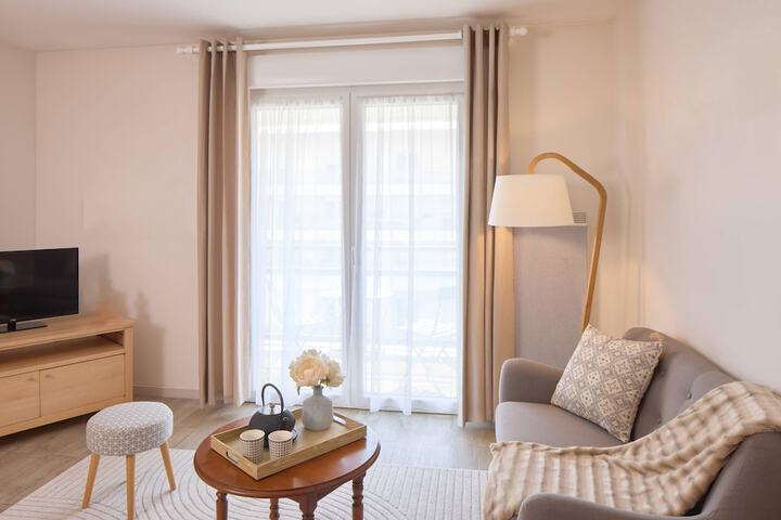 Room 10 of 21