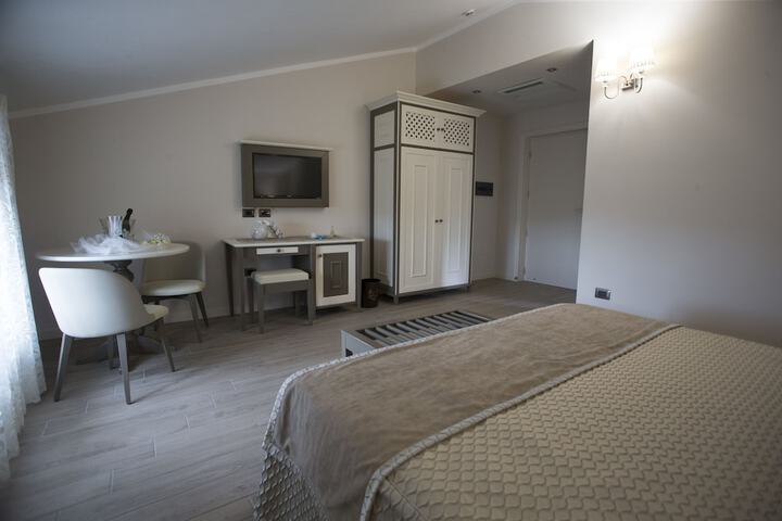 Room 10 of 36