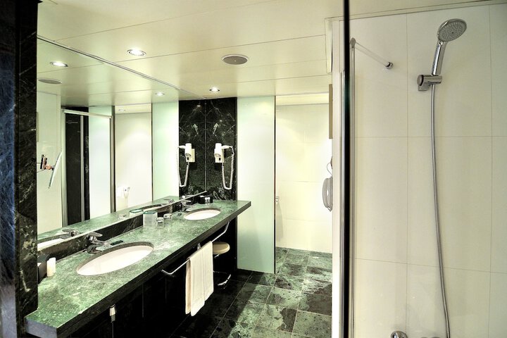 Room 54 of 140