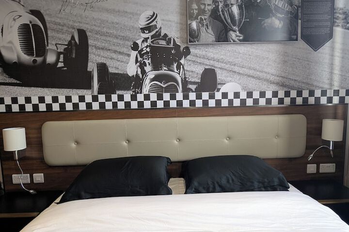 Room 72 of 117