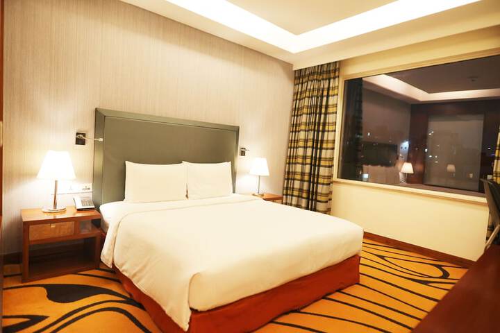 Room 26 of 73