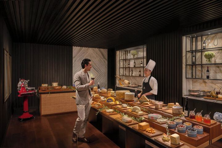 Dining 45 of 75