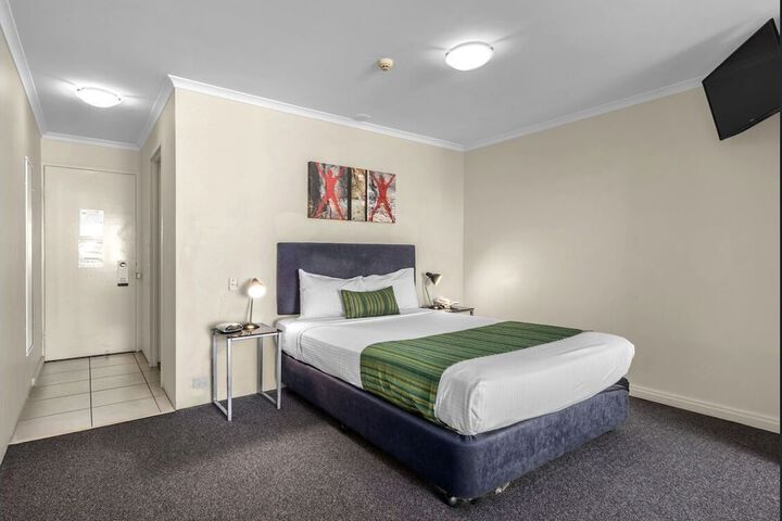Room 8 of 36