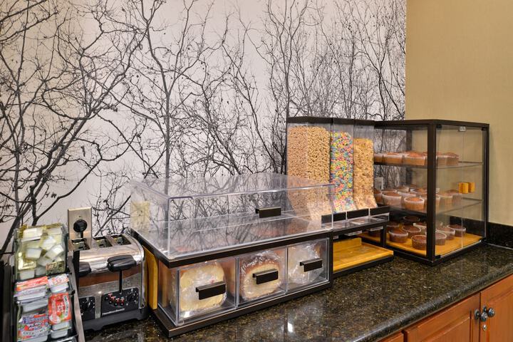 Breakfast/Coffee Service 80 of 105