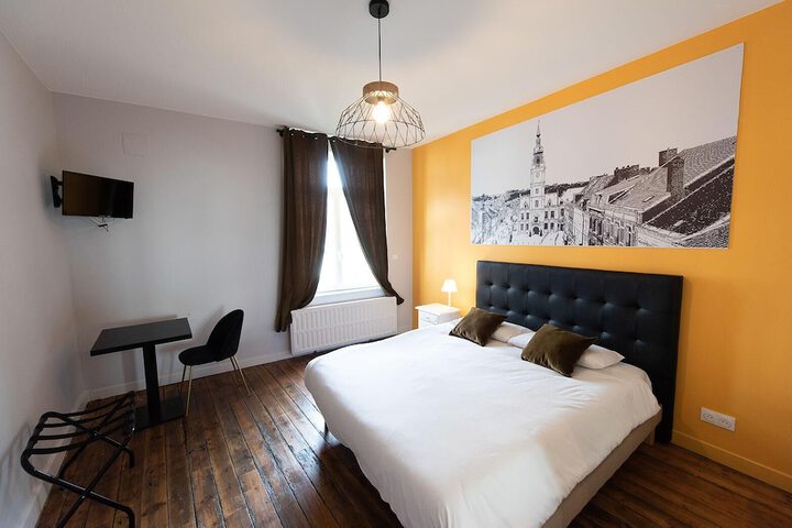 Room 9 of 30