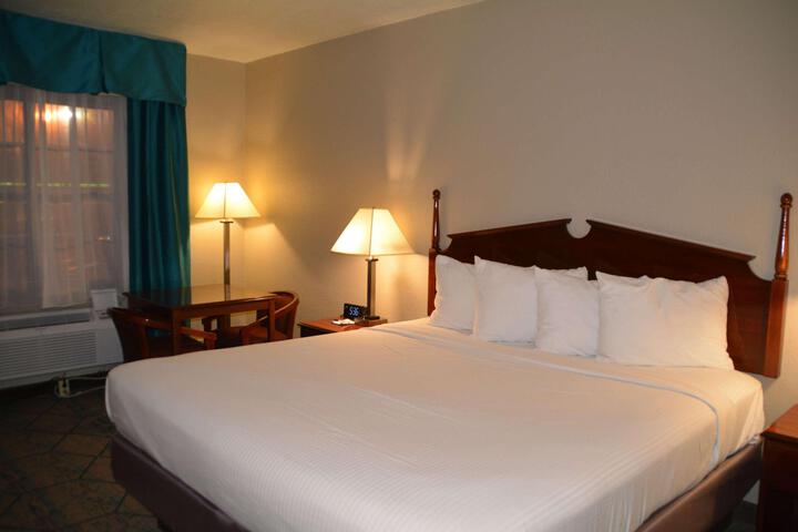 1 King Bed (7 of 13)