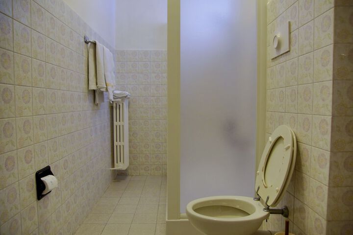 Room 21 of 48