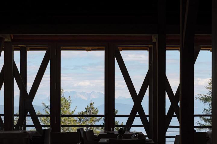 Dining 48 of 97