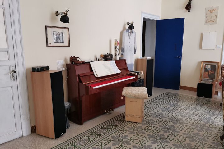 Room 28 of 53