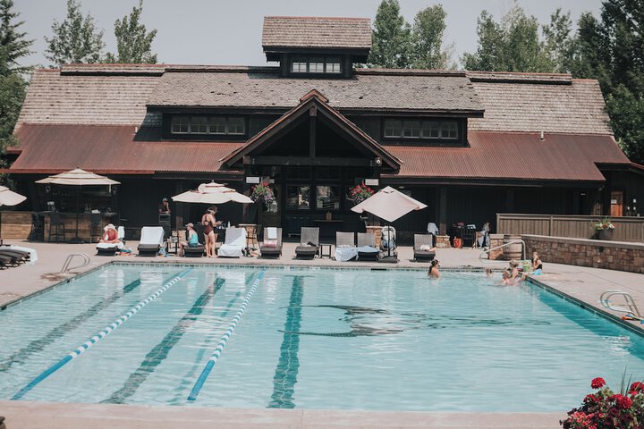 Pools & Facilities