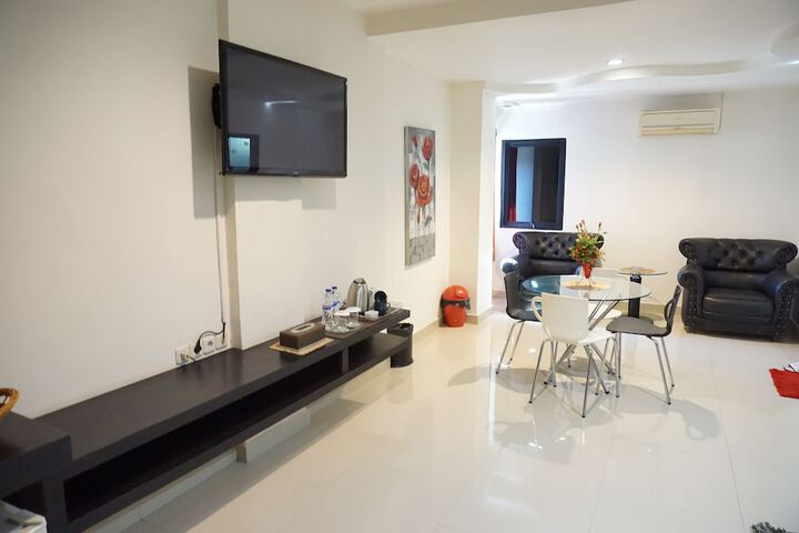 Room 9 of 56