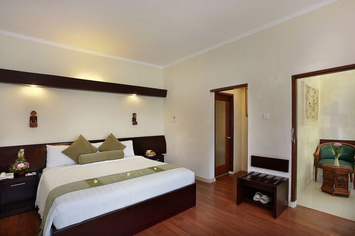 Room 9 of 65