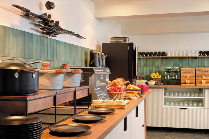 Breakfast buffet