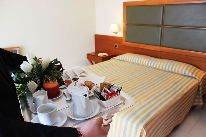 Room 20 of 33