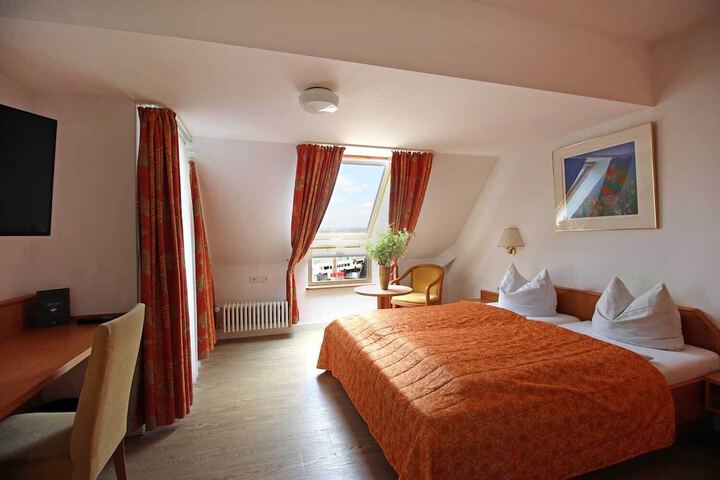 Room 17 of 70