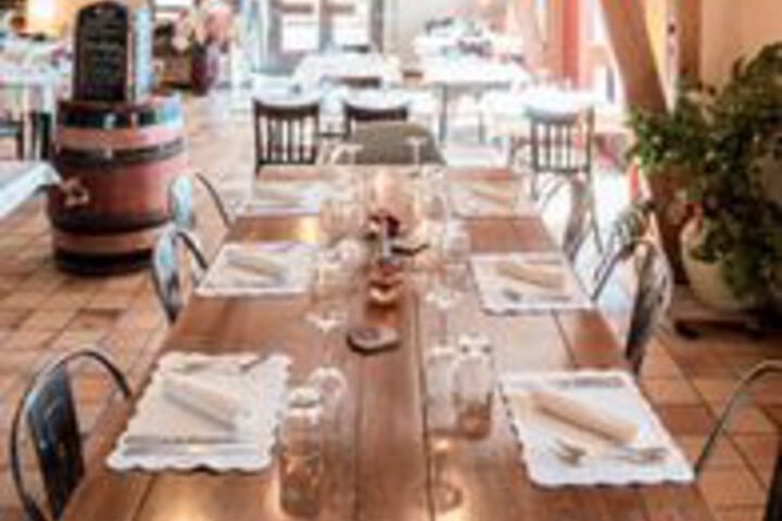 Dining 6 of 11