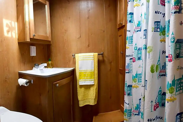 Room 6 of 20