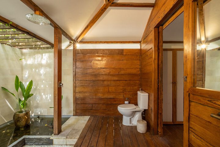 Clean Restrooms