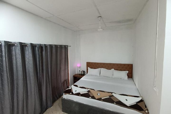 Room 25 of 33