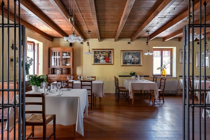 Dining 63 of 88