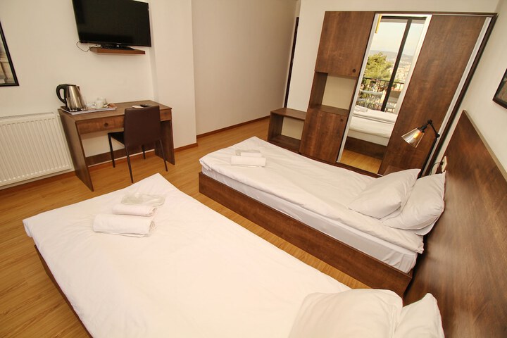 Room 45 of 134