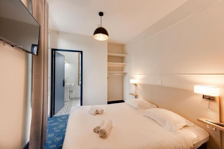 Room 7 of 60
